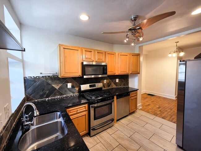 Foto del edificio - 1714 Holbrook St