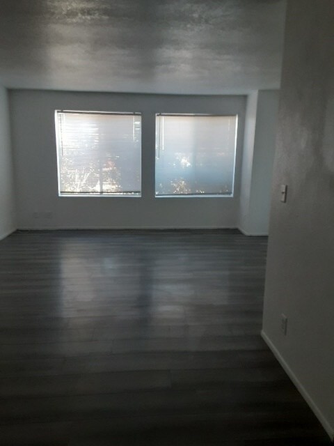Building Photo - 1690 E Marble Canyon Dr