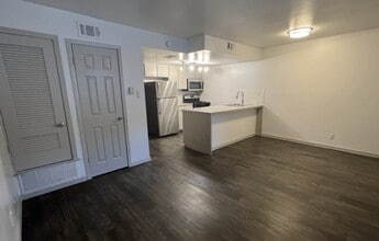 Building Photo - 515 Shoal Creek Blvd