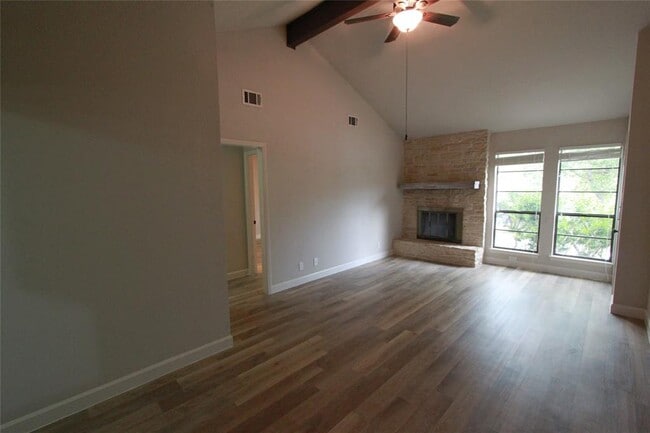 Building Photo - 6811 Thorncliffe Dr