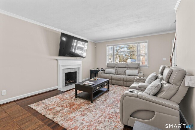 Foto del edificio - 159 Ridgewood Rd