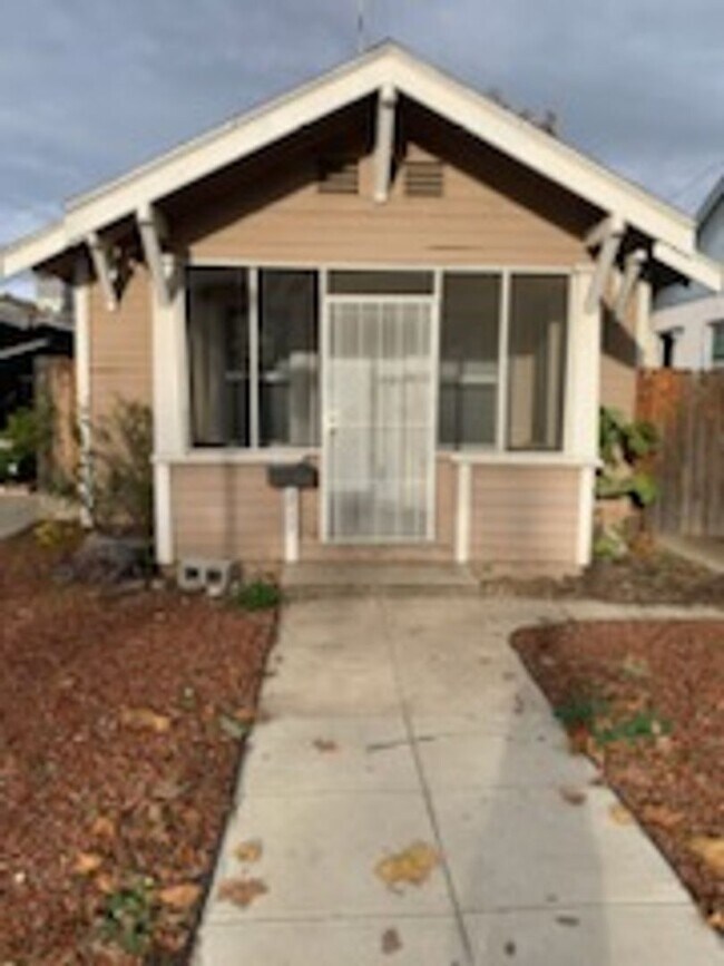 Foto del edificio - Do Not disturb the tenants, Must Apply bef...