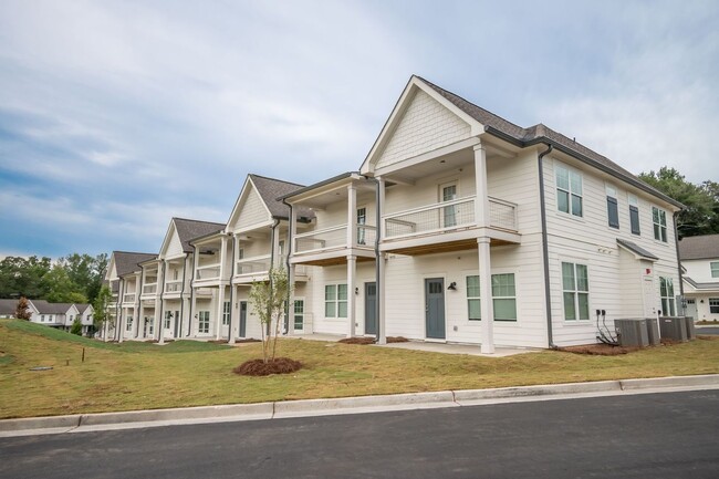 Building Photo - NEW CONSTRUCTION AVAILABLE FOR AUGUST 2024...