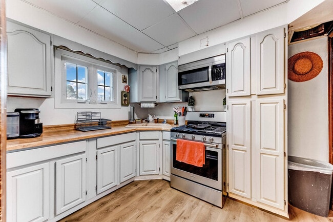 Building Photo - 5170 W 64th Pl