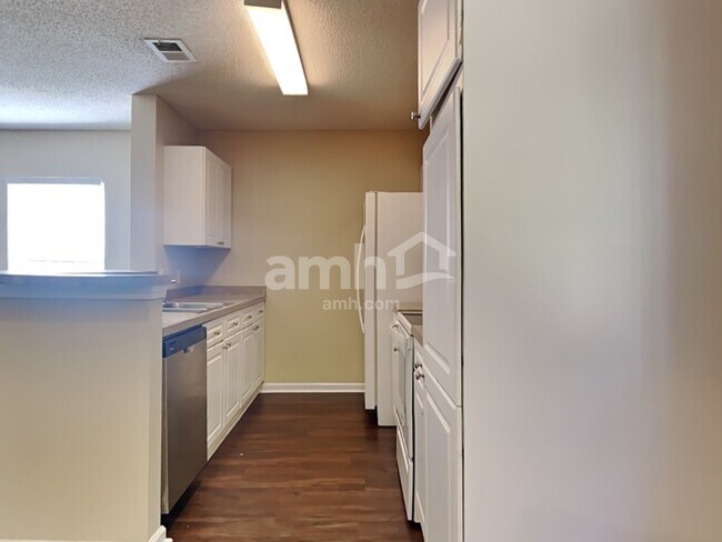 Foto del edificio - 3011 Mapleleaf Drive