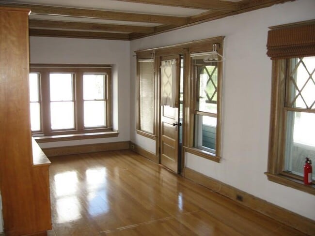 Building Photo - 30 Leonard St