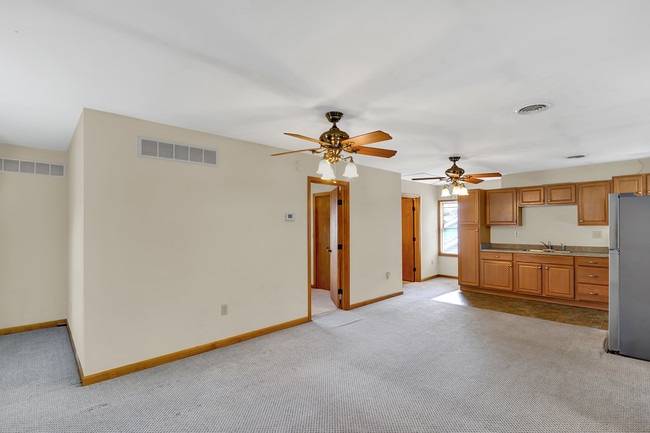 Foto del edificio - 1049 Yoder Dr