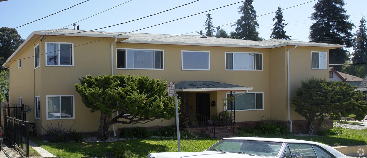 Foto del edificio - 6730 Laird Ave
