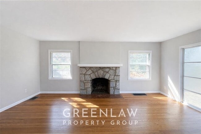 Building Photo - 1944 Lyle Ave