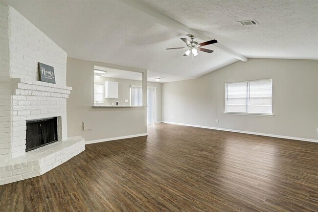 Building Photo - 16310 Timber Valley Dr