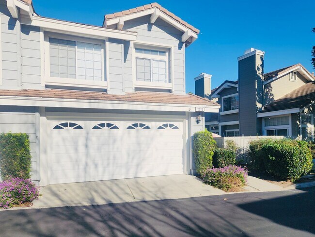 Foto del edificio - 2275 Hawthorne Pl