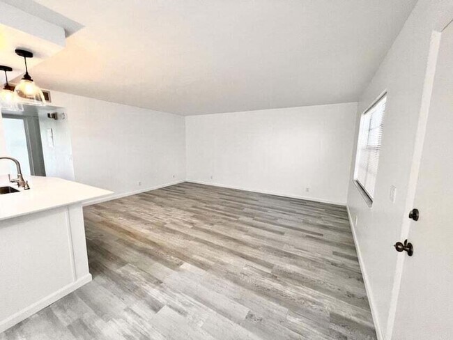 Foto del edificio - 58 Normandy Ln