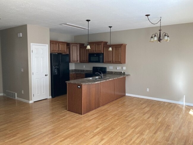 Building Photo - 1517 W 190 N
