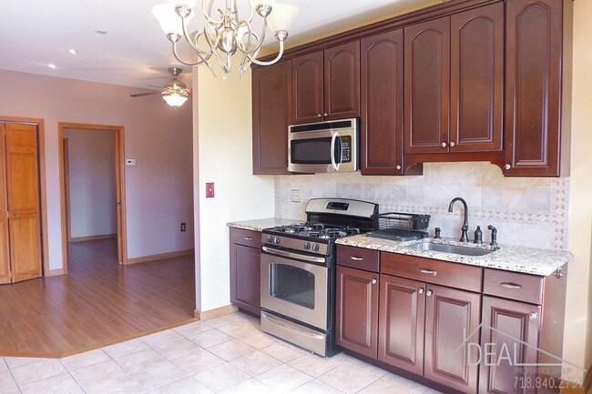 Building Photo - 288 3rd Avenue #2R