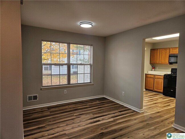 Foto del edificio - 1876 Mansfield St