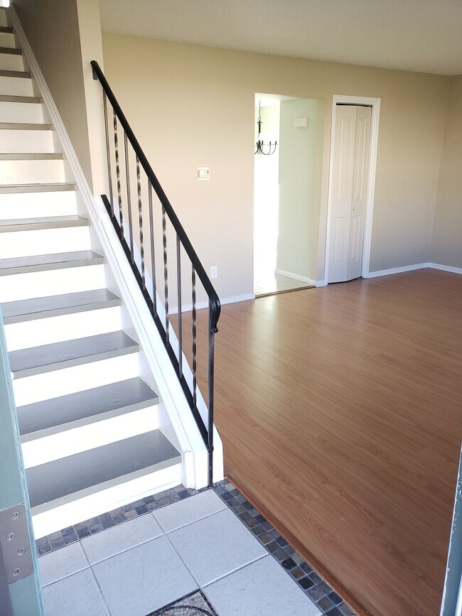 Foto del edificio - 1219 Willow Bend Cir