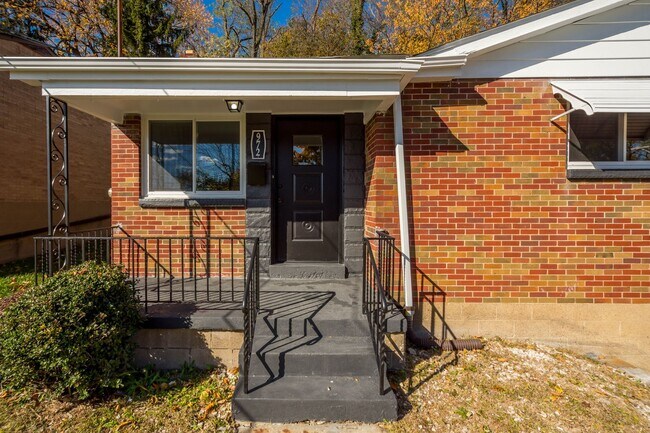 Foto del edificio - MOVE IN SPECIAL! SCORE HALF OFF 1ST MONTH'...