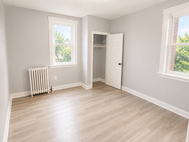 Foto del edificio - 233 Littleton Ave