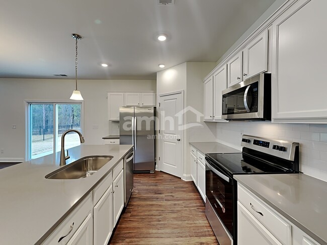 Foto del edificio - 7034 Garrett Ct