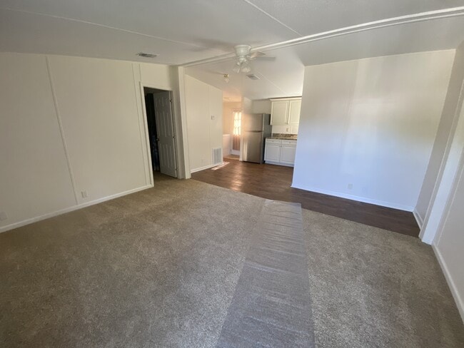 Building Photo - 3029 Crittenden Dr
