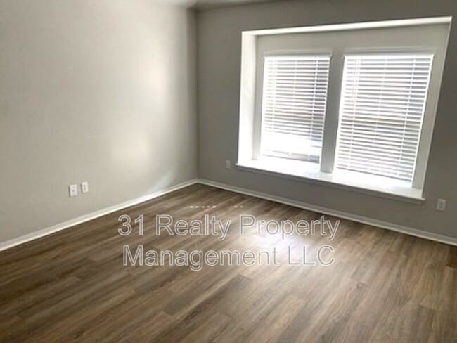 Building Photo - 203 Living Reef Dr