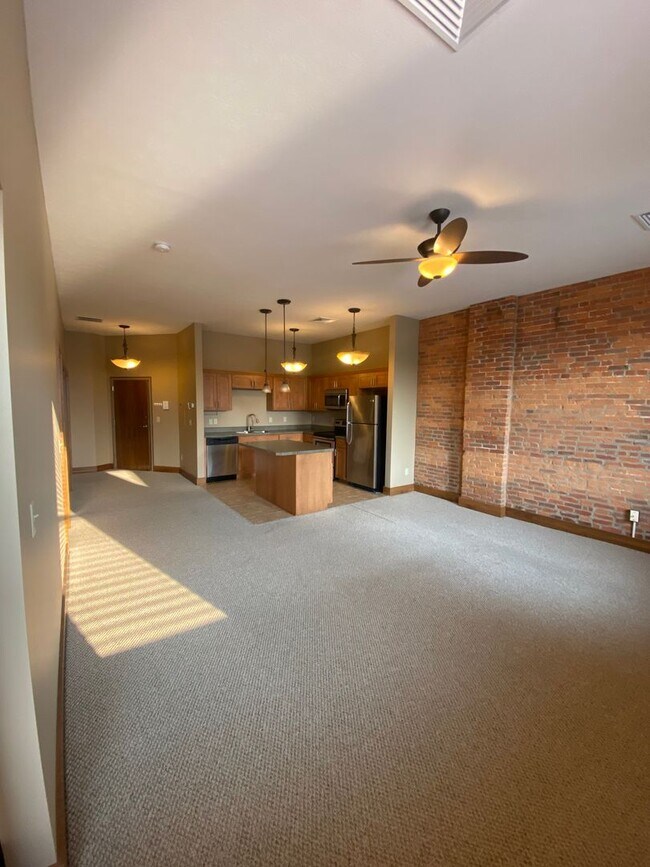 Foto del edificio - Two bedroom unit - Located in Downtown Orr...