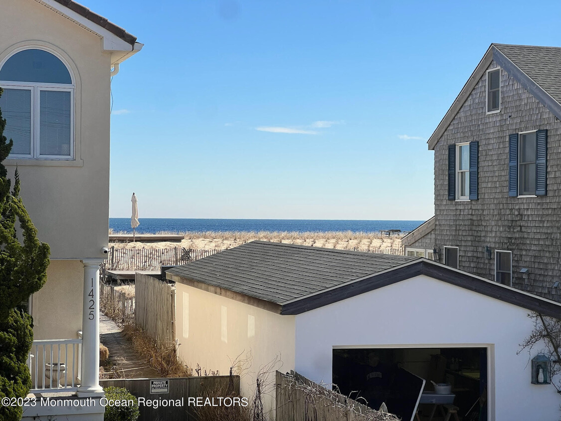 Foto principal - 1426 Ocean Ave N