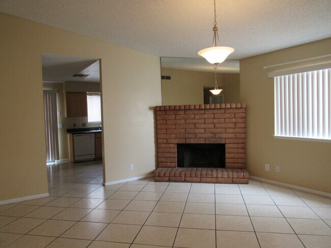 Foto del edificio - Single Story Home with 3 bedrooms