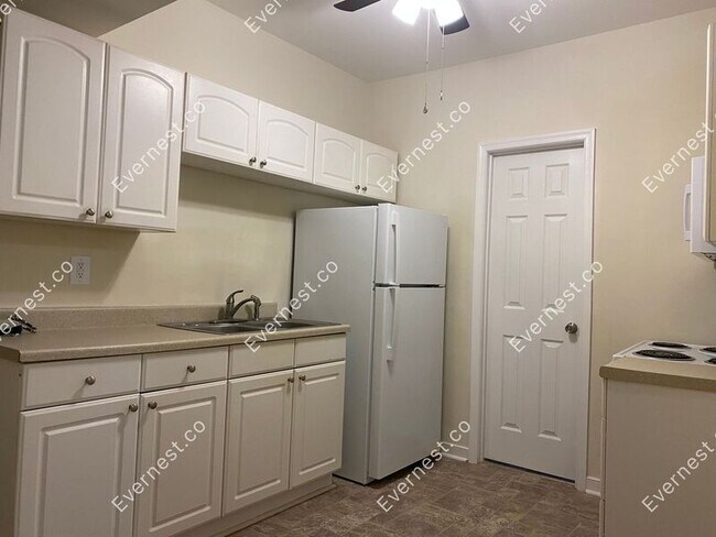 Foto del edificio - 3424 S St