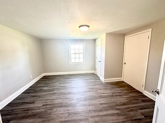 Foto del edificio - 2739 Pleasant Ridge Rd