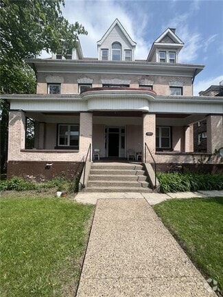 Building Photo - 5807 Bartlett St