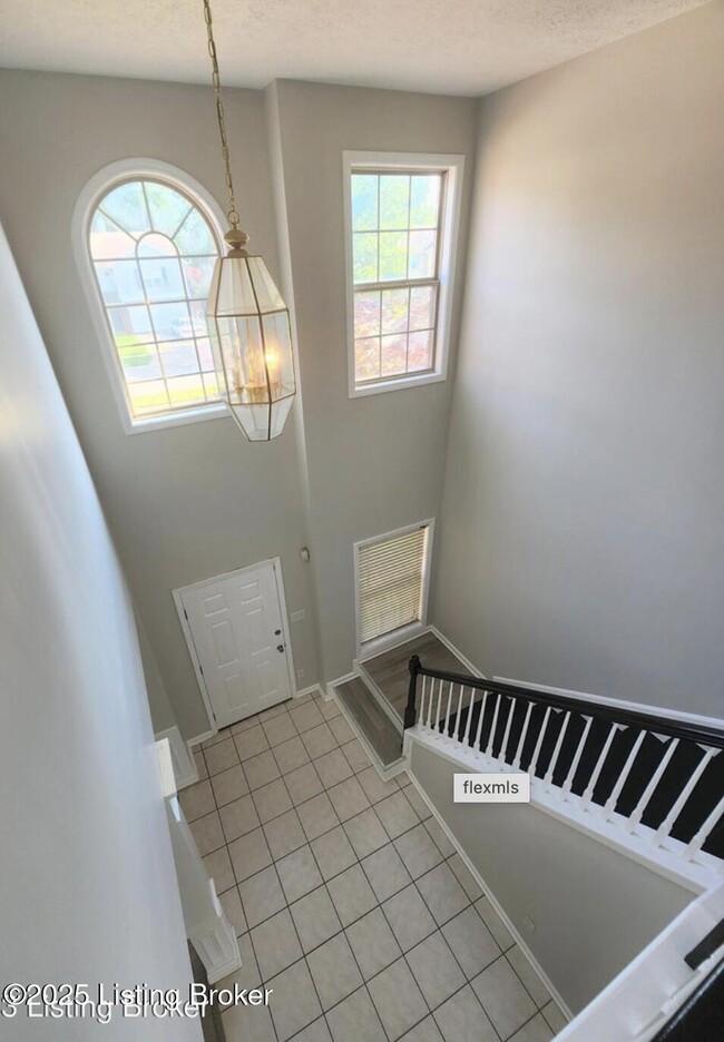 Building Photo - 7223 Meadow Ridge Dr