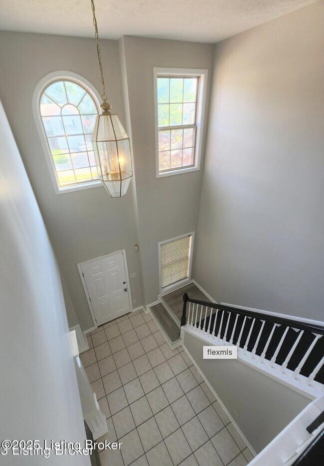 Foto del edificio - 7223 Meadow Ridge Dr