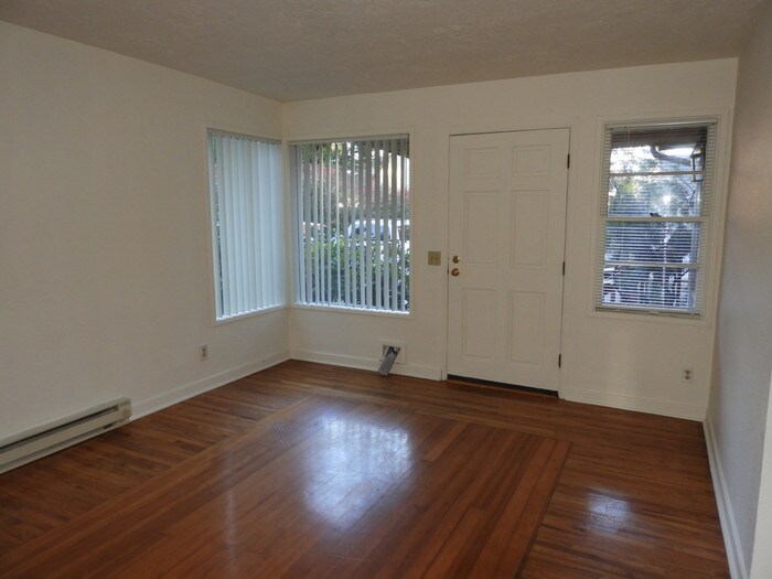 Primary Photo - Cozy 2 BR light and bright!