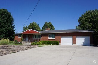 Building Photo - 624 Germania Ave