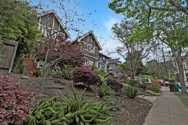 Building Photo - Perfect Blend of Piedmont Ave Energy & Tree-Lined Tranquility
