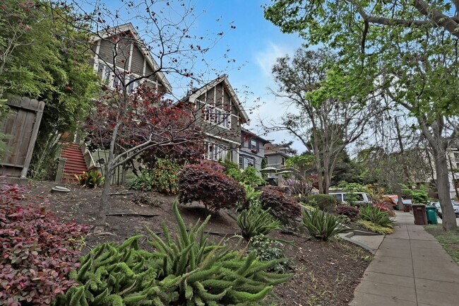 Foto del edificio - Perfect Blend of Piedmont Ave Energy & Tree-Lined Tranquility