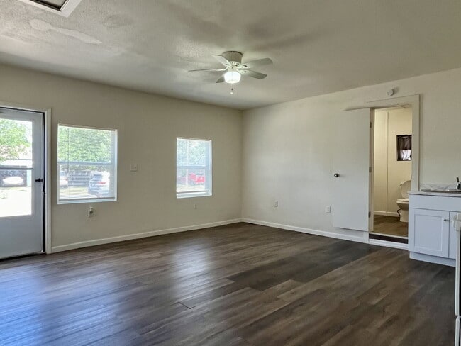 Building Photo - Great Efficiency, Great Price!
