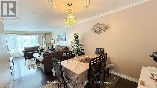 Building Photo - 3563 Laddie Crescent