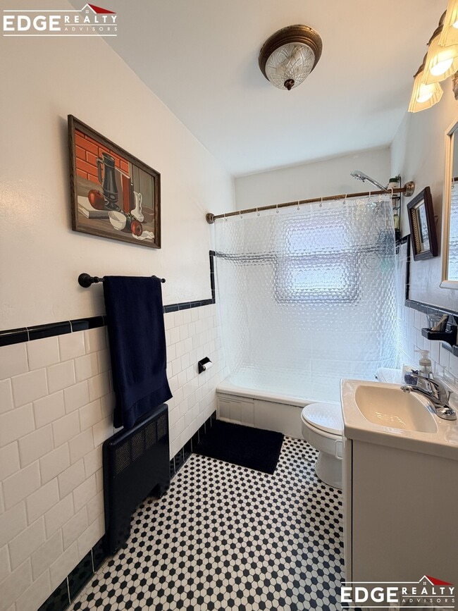 Building Photo - 45 Beechcroft St