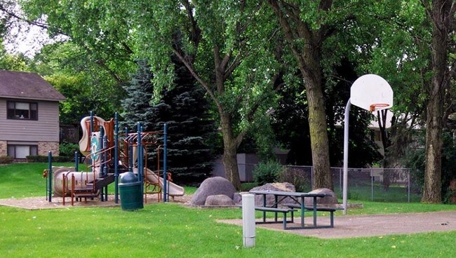 Foto del edificio - Juniper Meadows Townhomes