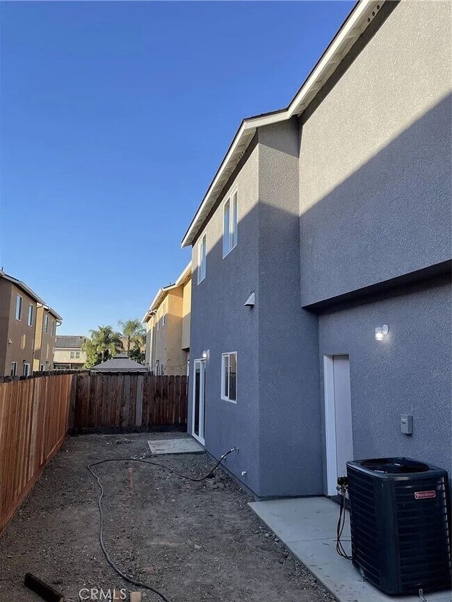 Foto del edificio - 4bd 3ba Home is located in the desirable N...