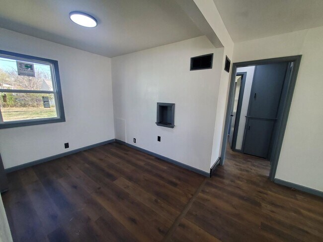 Foto del edificio - COMING SOON!...Remodeled Free standing home in NE Wichita