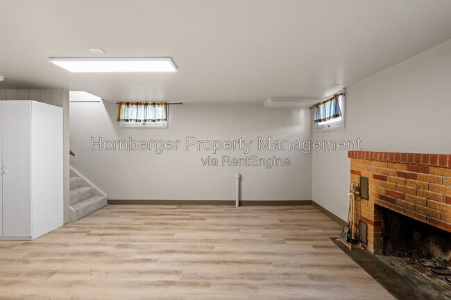 Foto del edificio - 1619 N Oak St