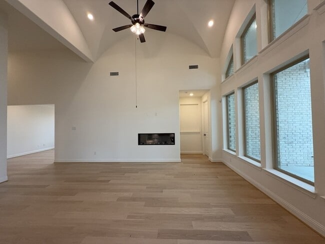 Building Photo - 2463 Bussey Dr