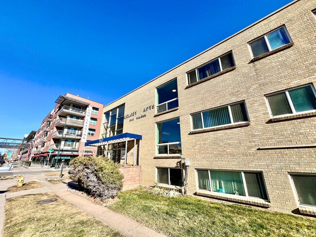 Experimente la vida urbana moderna en un entorno de apartamento contemporáneo, ¡ahora en alquiler! - Melody Apartments