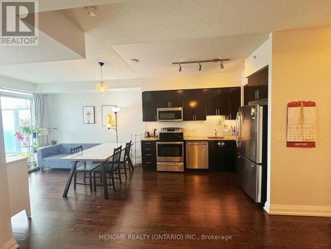 Photo du bâtiment - 7167-7167 Yonge St