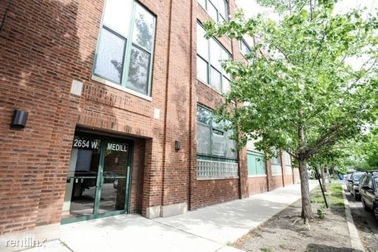 Primary Photo - 2654 W Medill Ave