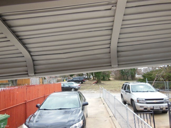 Foto del edificio - 3635 Brehms Ln