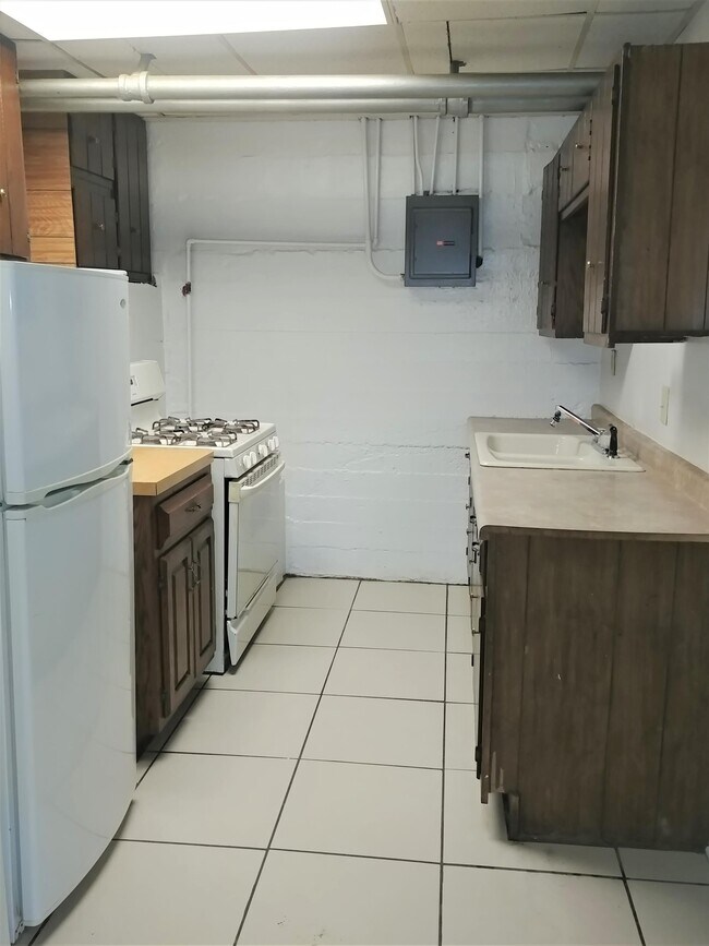 Foto del edificio - 310 N Elm St